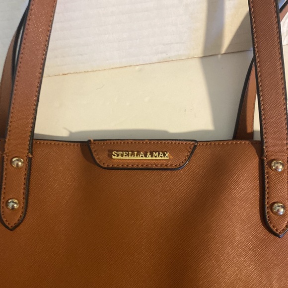 GUC. Stella and Max brown double striped shoulder bag with gold hardware. - Picture 4 of 16